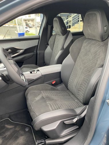 Peugeot 3008, Peugeot 3008 GT Hybrid 136 e-DCS6 - 7353, barva bílá