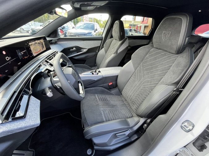 Peugeot 5008, Peugeot 5008 GT Hybrid 145 e-DCS6, barva bílá