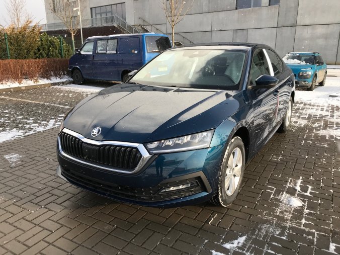 Škoda Octavia, 1,0 TSI 81 kW 6-stup. mech., barva modrá