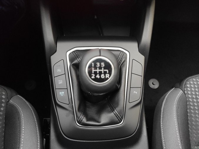 Ford Focus, kombi, Trend Edition Kombi 1,0 EcoBoost 92 kW / 125 k, barva červená