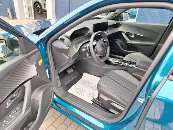 Peugeot 2008, Peugeot 2008 ALLURE PureTech 130  EAT8, barva modrá