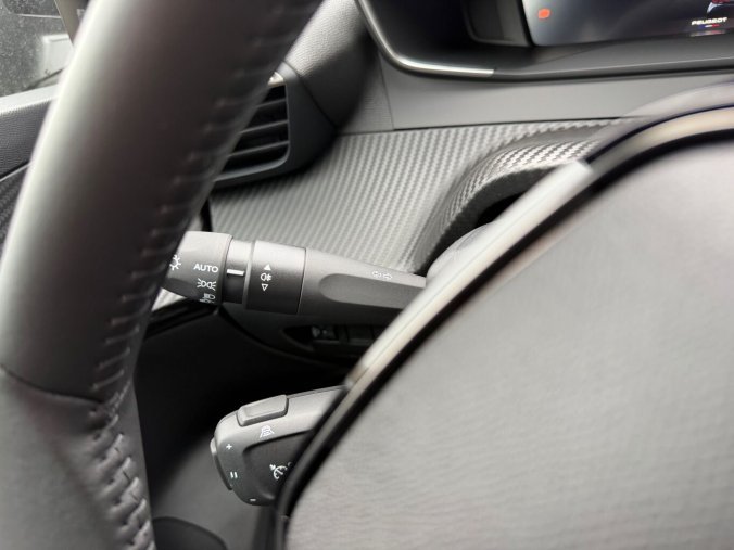 Peugeot 2008, Peugeot 2008 ALLURE PureTech 100k MAN6, barva černá