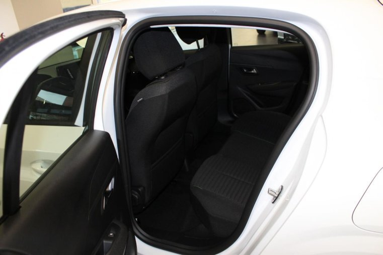 Peugeot 208, Peugeot 208 STYLE PureTech 100 MAN6, barva bílá