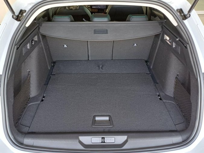 Peugeot 308, Peugeot 308 SW ALLURE Hybrid 145 e-DCS6, barva bílá
