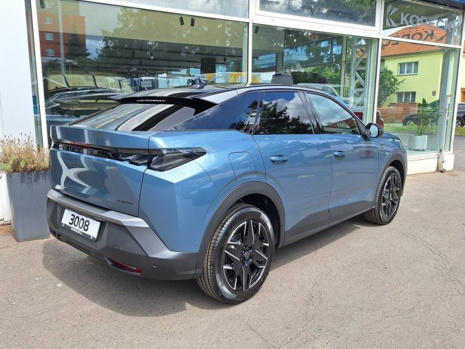 Peugeot 3008, Peugeot 3008 GT Hybrid 145 e-DCS6, barva modrá