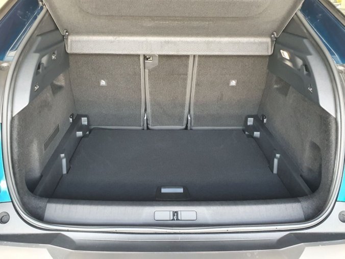 Peugeot 3008, Peugeot 3008 ALLURE Hybrid 145 e-DCS6, barva modrá