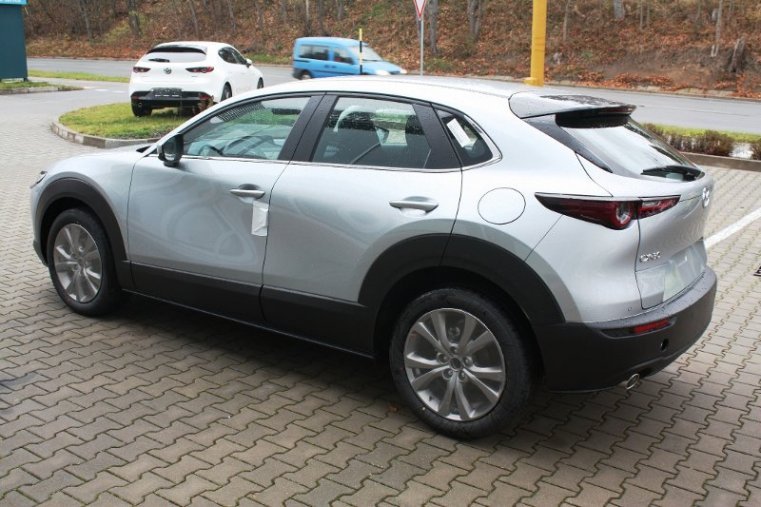 Mazda CX-30, SKYACTIV-G, barva stříbrná