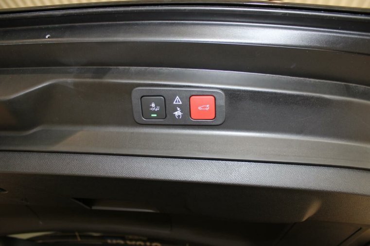 Peugeot 5008, Peugeot 5008 GT BlueHDi 130 S&S EAT8, barva černá