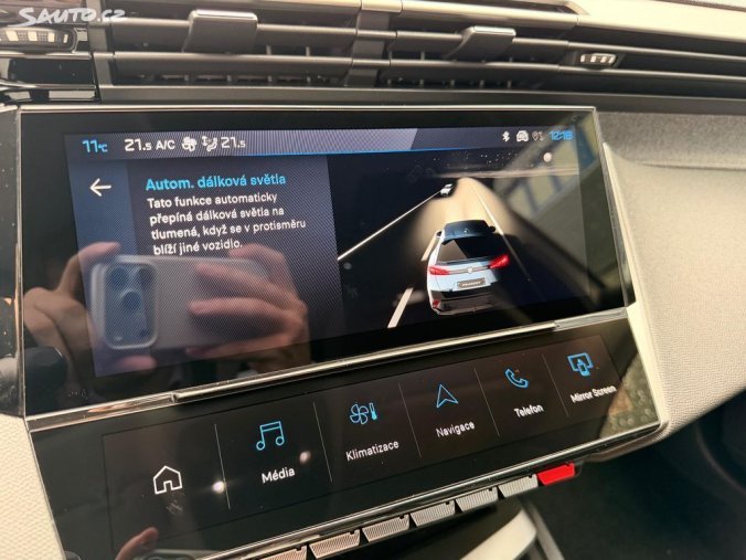 Peugeot 408, Peugeot 408 ALLURE Hybrid 145 e-DCS6, barva bílá