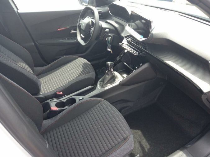 Peugeot 2008, Peugeot 2008 Style PurTech 100 k, barva bílá