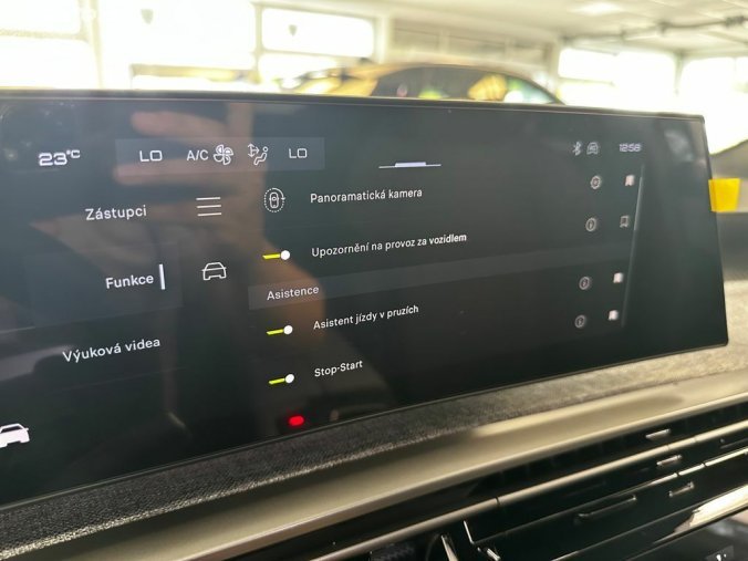 Peugeot 3008, Peugeot 3008 ALLURE Hybrid 145 e-DCS6, barva modrá