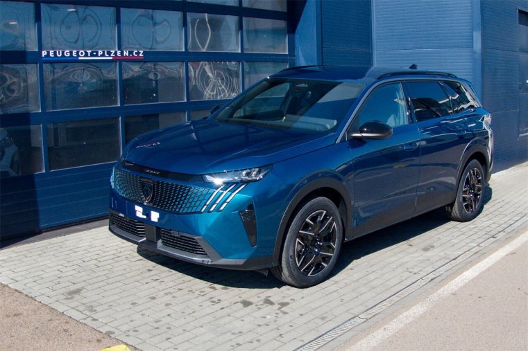 Peugeot 5008, Peugeot 5008 ALLURE Hybrid 145 e-DCS6, barva modrá