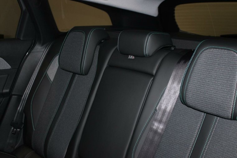 Peugeot 308, Peugeot 308 SW ALLURE Hybrid 136 e-DCS6, barva šedá
