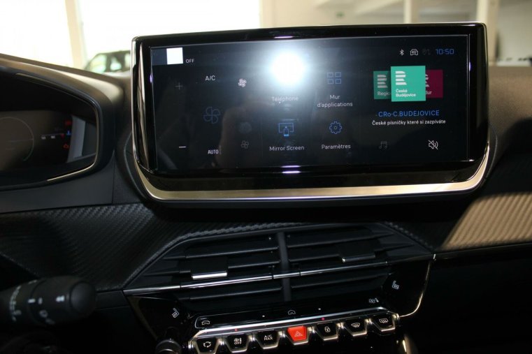 Peugeot 2008, Peugeot 2008 ALLURE Hybrid 136 e-DCS6, barva šedá