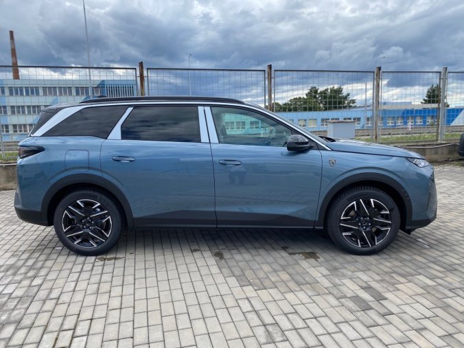 Peugeot 5008, Peugeot 5008 GT Hybrid 145 e-DCS6- CELOROČNÍ PNEU - 2086, barva modrá