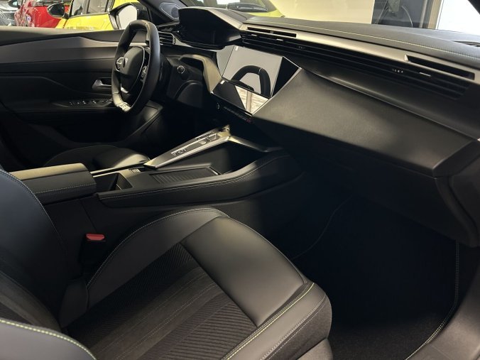 Peugeot 308, Peugeot 308 SW GT Hybrid 145 e-DCS6, barva šedá