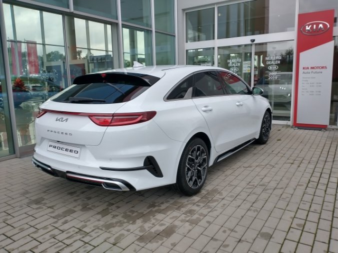 Kia ProCeed, 1,5T-GDi GTLINE MY24, barva bílá