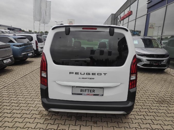 Peugeot Rifter, Peugeot Rifter ELEKTRIC GT 136 rezervace, barva bílá