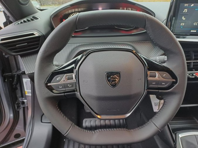 Peugeot 2008, Peugeot 2008 STYLE Hybrid 110 e-DCS6, barva šedá