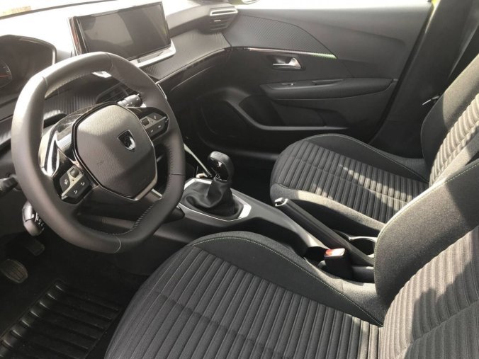 Peugeot 208, Peugeot 208 STYLE S&S MAN6 1,2 PureTech, barva žlutá
