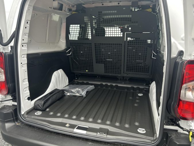 Peugeot Partner, Peugeot Partner Polocombi L2 1000 1.5 HDi 100k, barva bílá