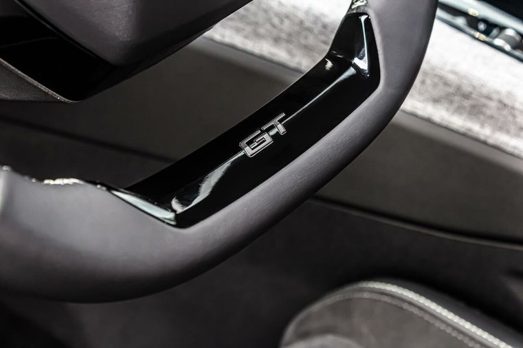 Peugeot 5008, Peugeot 5008 0,0 E- GT Elektromotor 157 kW, barva modrá