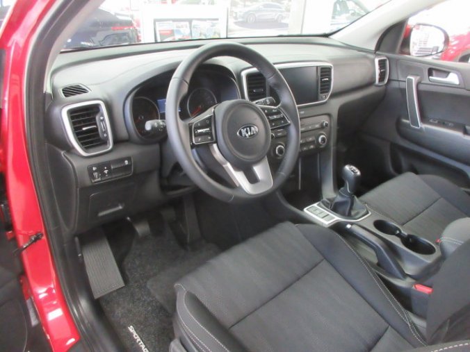 Kia Sportage, 1.6 GDi Comfort, barva červená