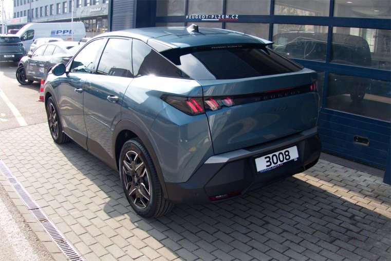 Peugeot 3008, Peugeot 3008 3008 ALLURE Hybrid 145 e-DCS6, barva modrá