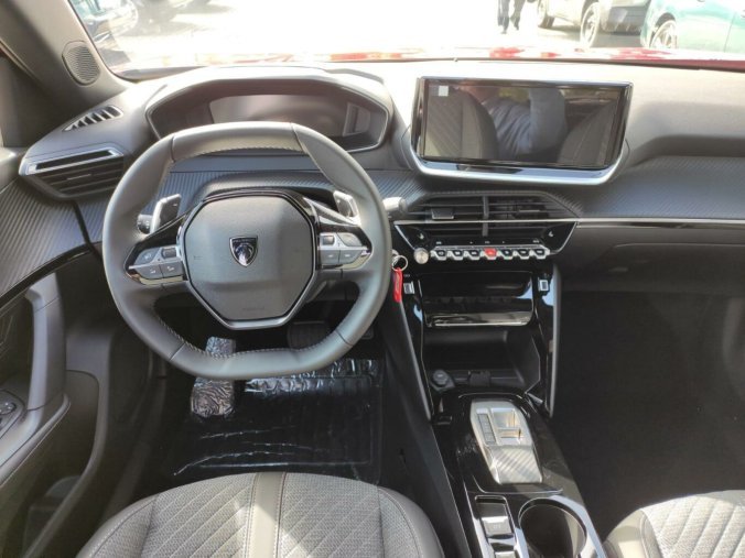 Peugeot 2008, Peugeot 2008 ALLURE 1.2 136k HY AUTOMAT, barva červená