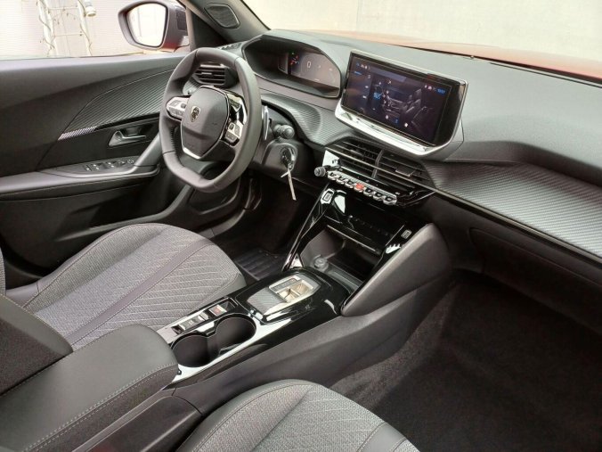 Peugeot 2008, Peugeot 2008 ALLURE Hybrid 110 e-DCS6, barva červená