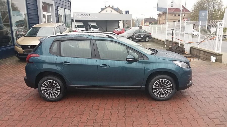 Peugeot 2008, ACTIVE 1.2 PureTech 130k, barva zelená