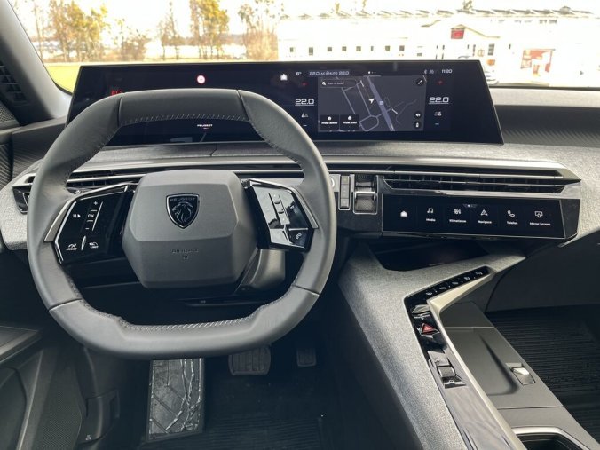 Peugeot 3008, Peugeot 3008 ALLURE Hybrid 145 e-DCS6, barva černá