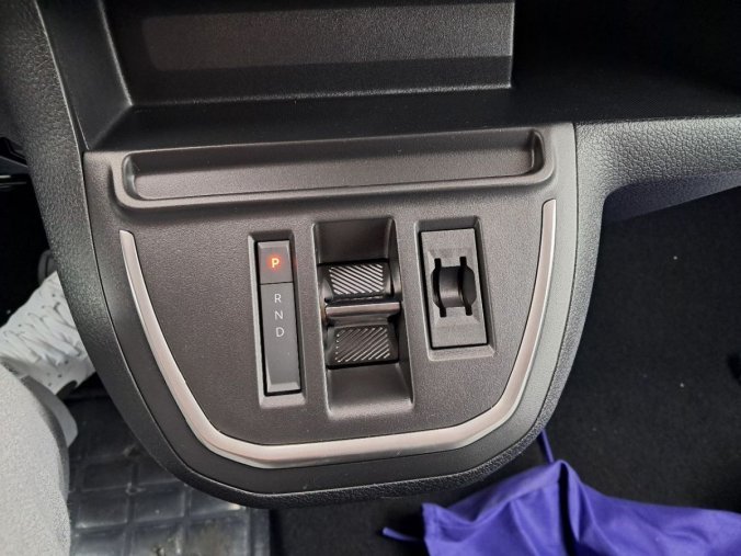 Peugeot Traveller, Peugeot Traveller Active Long 2.0 BlueHDi 180 S&, barva šedá