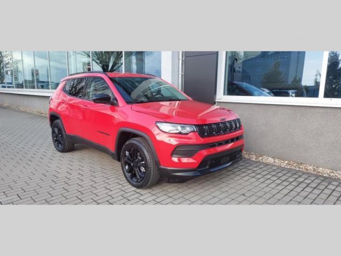 Jeep Compass, 1.3 130 PS NIGHT EAGLE manuál, barva červená