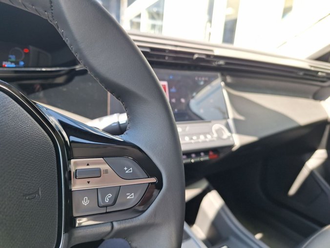 Peugeot 308, Peugeot 308 SW ALLURE Hybrid 145 e-DCS6, barva bílá