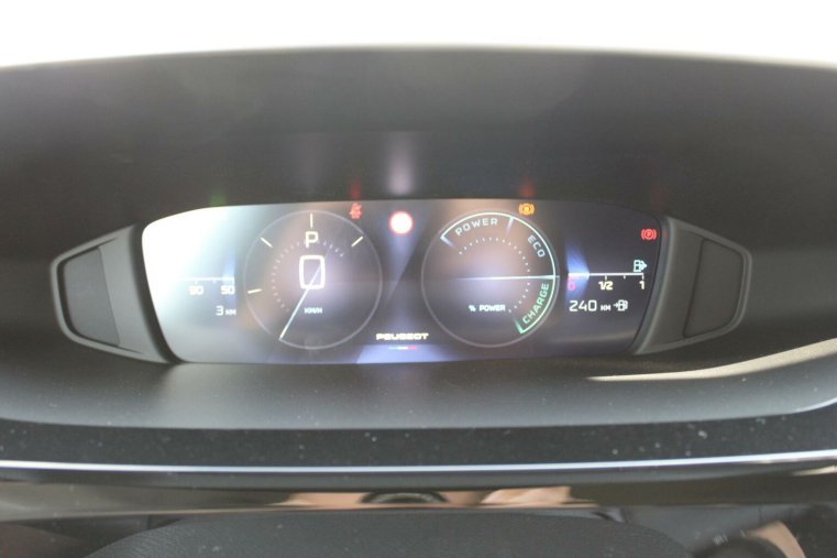 Peugeot 408, Peugeot 408 ALLURE Hybrid 145 e-DCS6, barva bílá