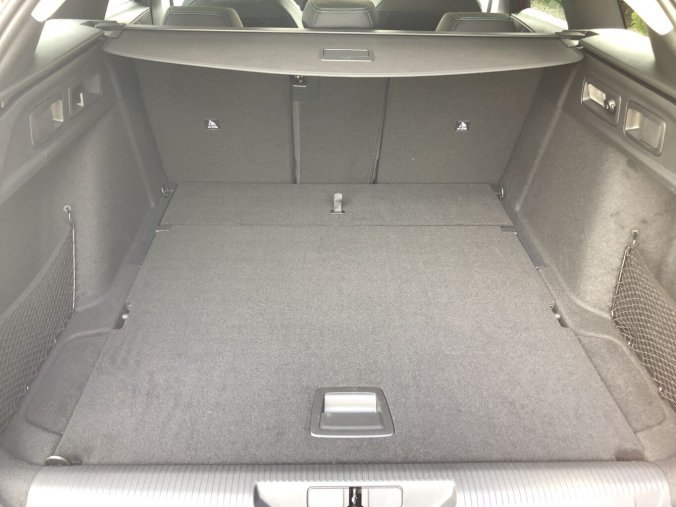 Peugeot 308, Peugeot 308 308 SW ALLURE BlueHDi 130 S&S EAT8, barva šedá