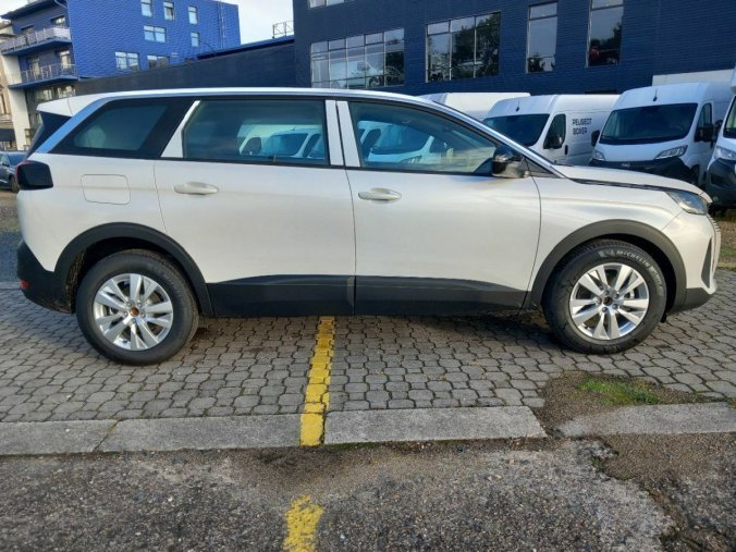 Peugeot 5008, Peugeot 5008 Active Pack PureTech 130 S&amp, barva bílá