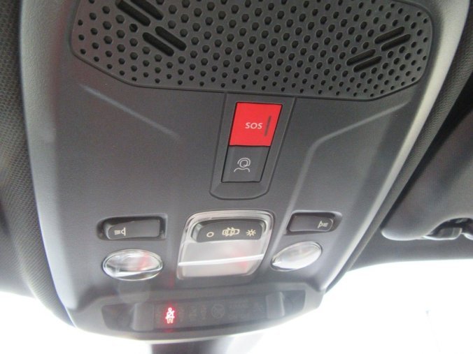Peugeot 2008, Peugeot 2008 ALLURE PureTech 130 EAT8, barva modrá