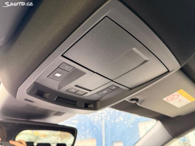 Peugeot 5008, Peugeot 5008 ALLURE Hybrid 145 e-DCS6, barva modrá