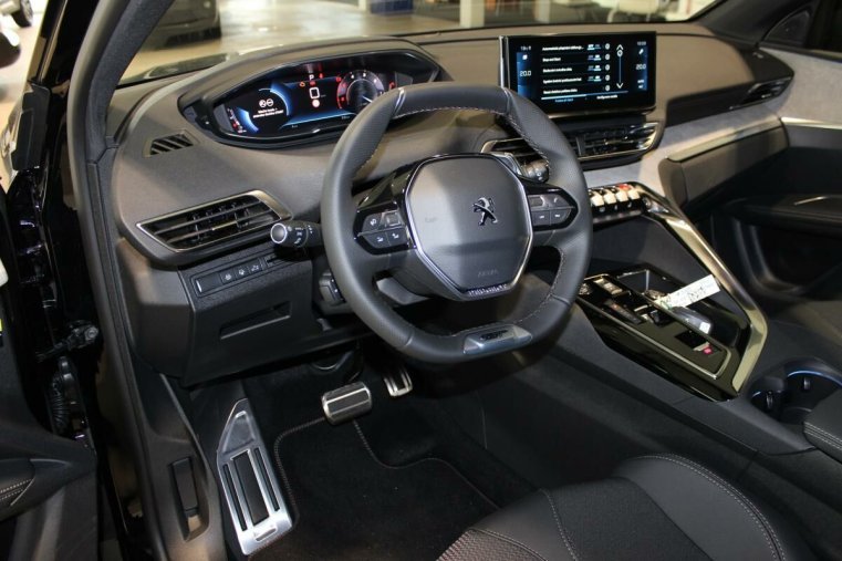 Peugeot 5008, Peugeot 5008 GT BlueHDi 130 S&S EAT8, barva černá