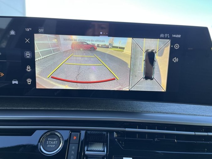 Peugeot 5008, Peugeot 5008 GT Hybrid 145 e-DCS6, barva modrá