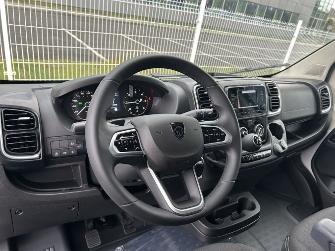 Peugeot 308, Peugeot 308 SW GT Hybrid 145 e-DCS6, barva šedá