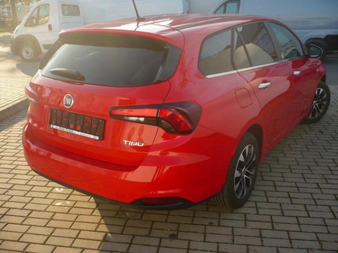 Fiat Tipo, SW 1.4 95k Mirror, barva červená