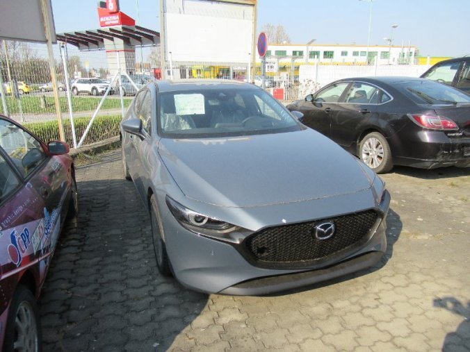 Mazda 3, G122 88kW, barva šedá