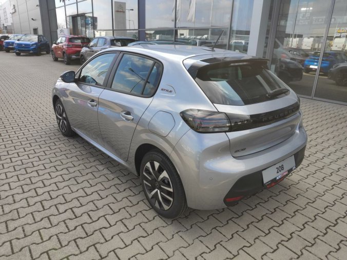 Peugeot 208, Peugeot 208 STYLE 1.2i 100k MAN6, barva stříbrná
