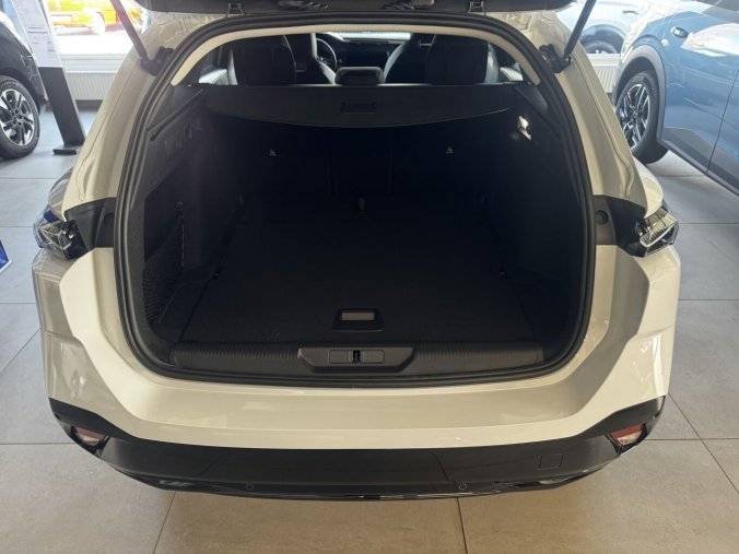 Peugeot 308, Peugeot 308 SW ALLURE Hybrid 145 e-DCS6, barva bílá