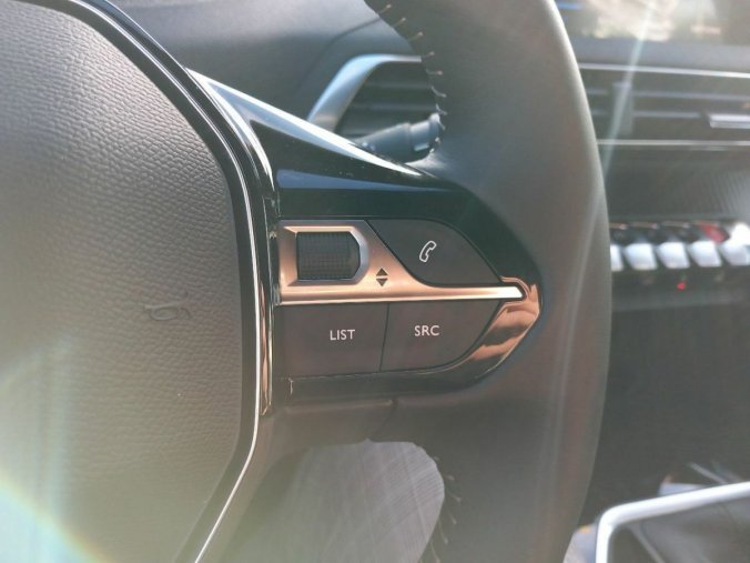 Peugeot 5008, Peugeot 5008 Active Pack PureTech 130 S&amp, barva bílá