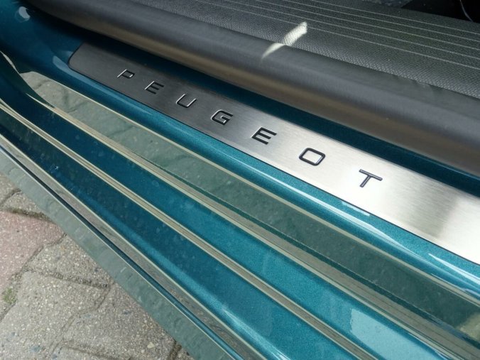 Peugeot 308, Peugeot 308 SW GT Plug-in HYBRID 225 e-EAT, barva modrá