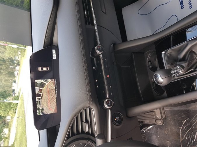 Mazda 3, Skyactiv-G122, barva bílá